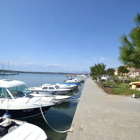Apartman Fenix.1 *